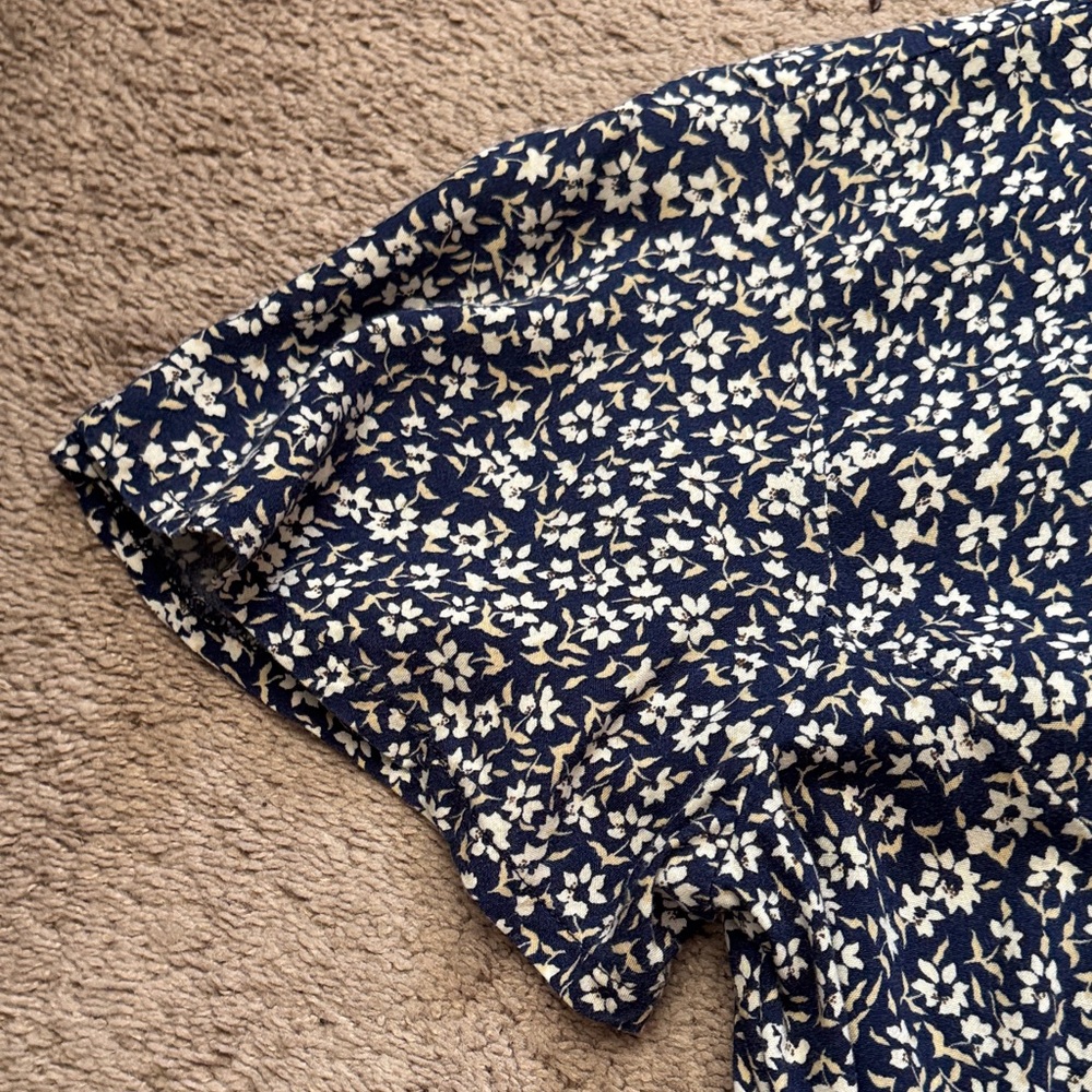 Vintage Westport Ltd. Floral Fit & Flowy Romper.. Blue & White Floral. Size M - Picture 6 of 16